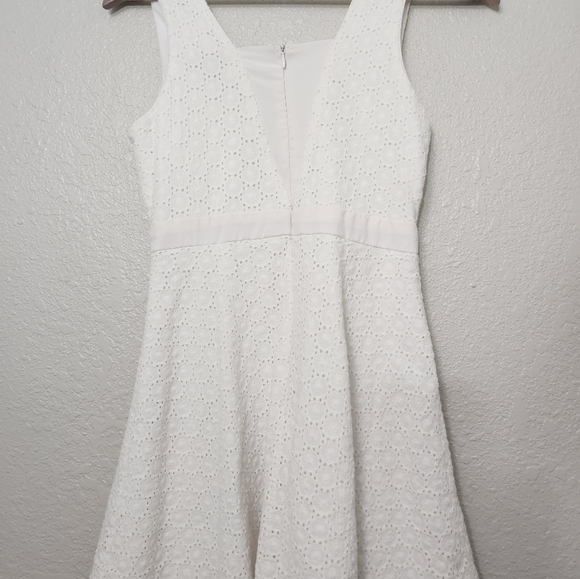 Love Reign Jr Women's White Fit & flare Eyelet Sleeveless dress Small Short - Picture 7 of 11